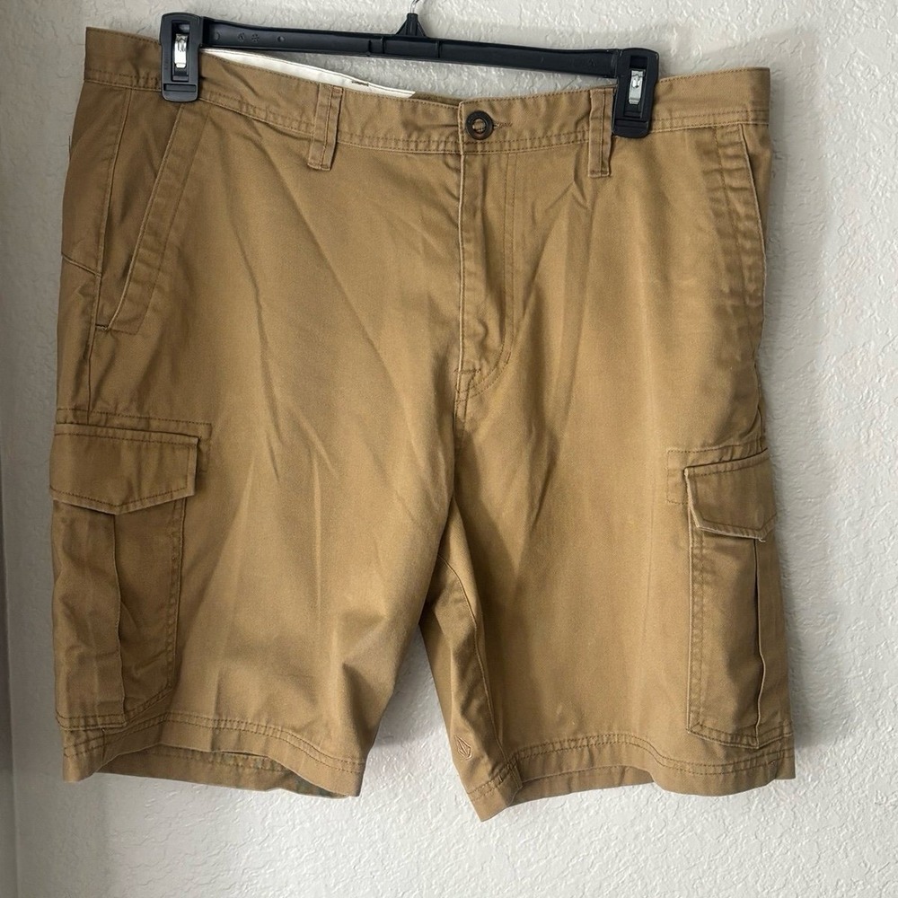 Men's Volcom Tan Khaki Cargo Shorts Size 38